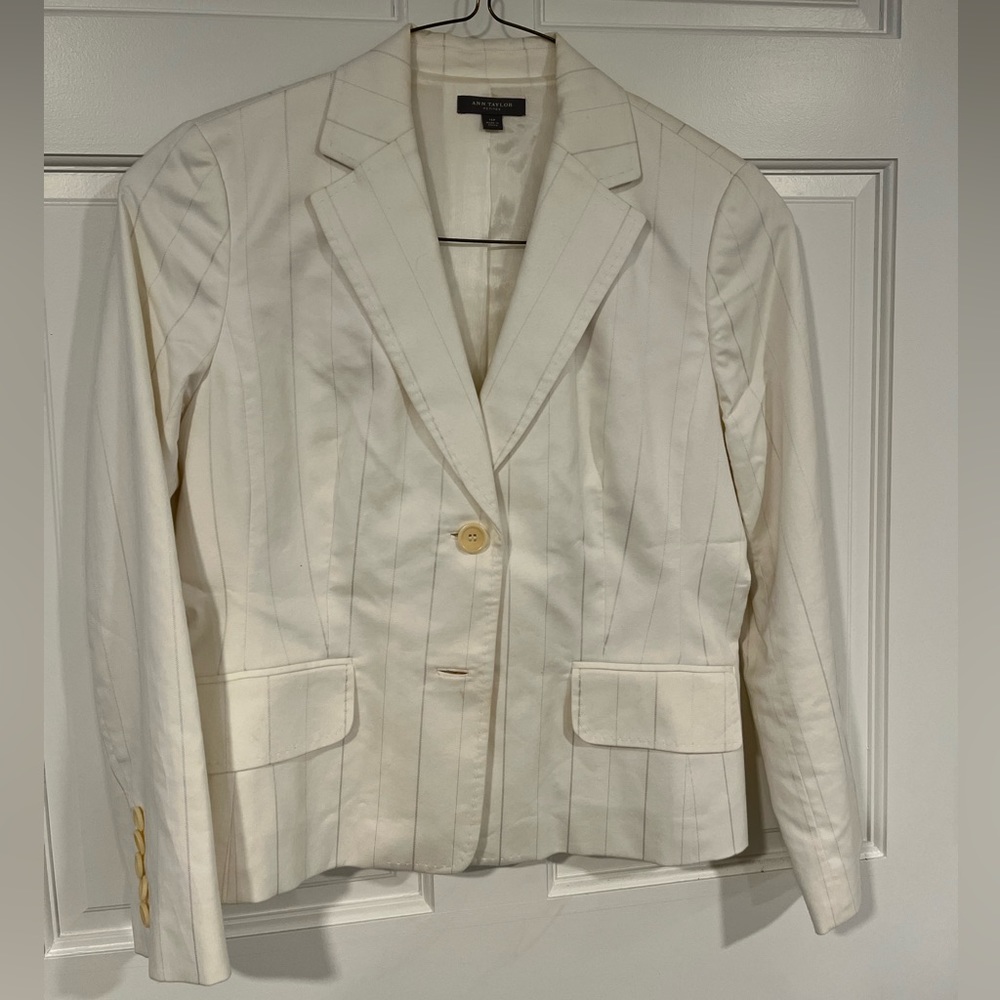 Sporty, nice with white t-shirt and blue jeans. Great cond. smoke pet free home.